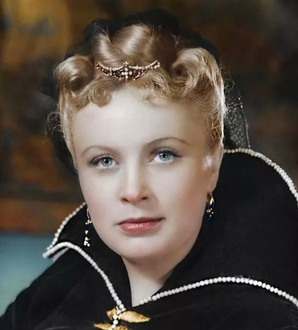 Larionova90 (2).jpg